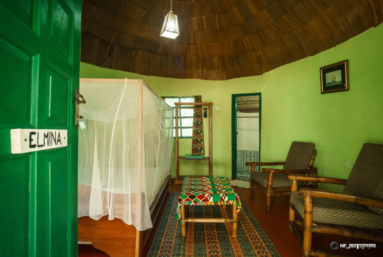 The Akwidaa Inn エクステリア 写真